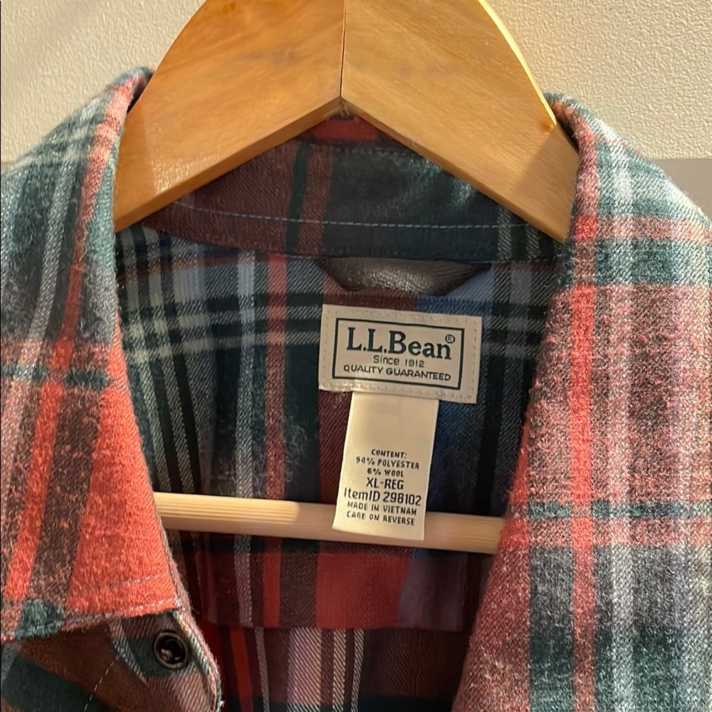 L.L. Bean Lightweight Shirt Jacket Red and Green